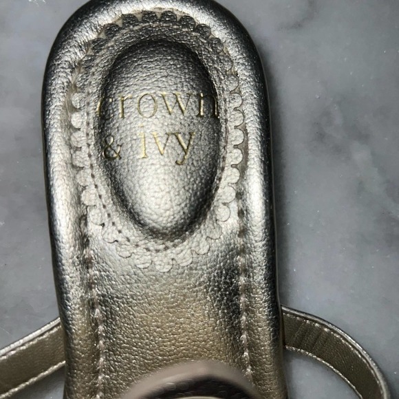 CROWN AND IVY GOLD Padded Thong Flat SANDALS Size 9 Preppy - Picture 6 of 8